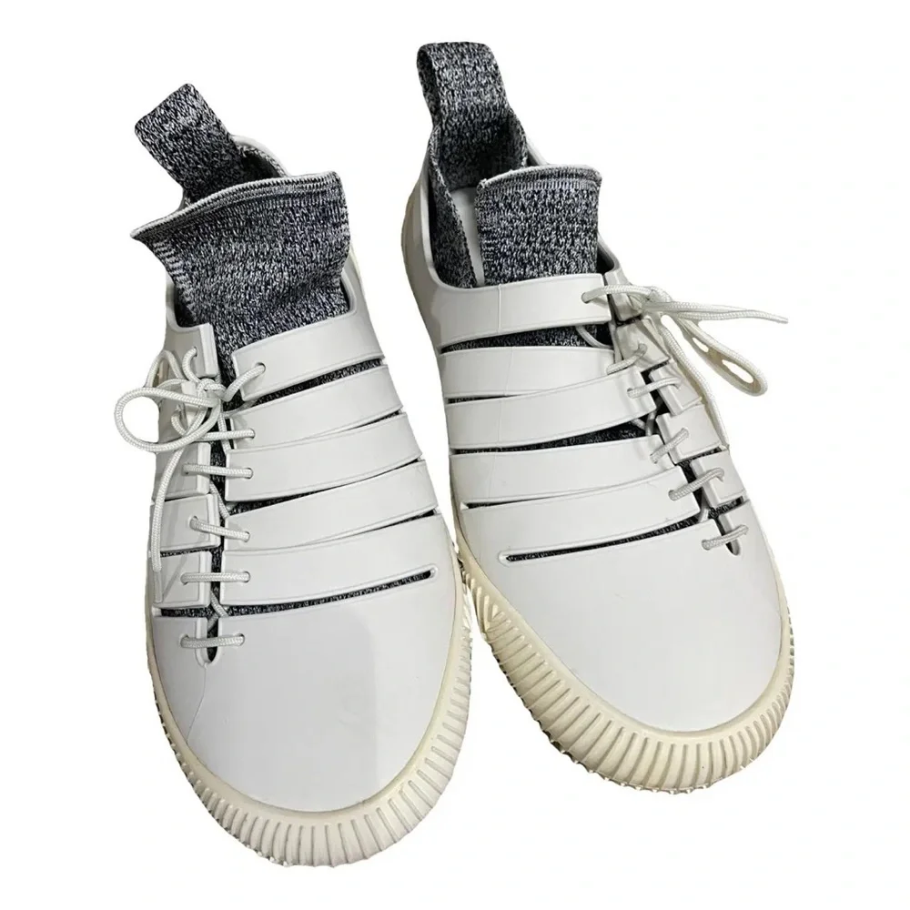 Brand new Bottega Veneta White and Gray Knit-Collar Men's Sneakers - size 41/8